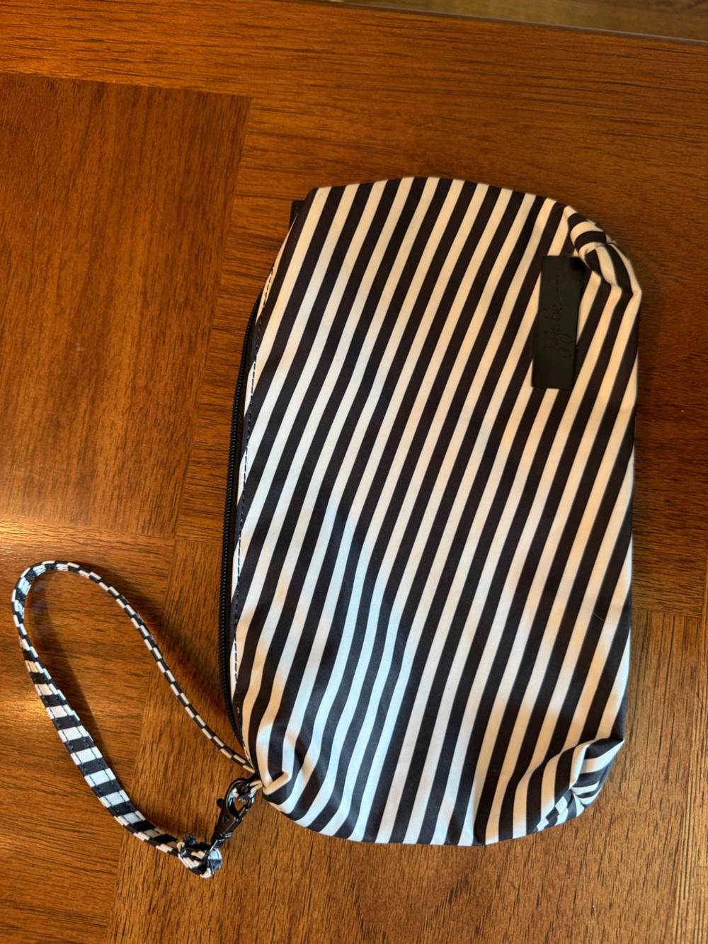 Ju-Ju-Be Black and White Diagonal Stripe Wristlet (Be Quick)